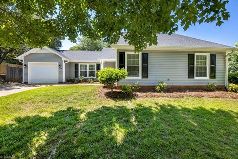 3216 Timberwolf Ave, High Point, NC 27265 photo 1