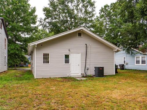 1009 Forrest St, High Point, NC 27262 photo 3