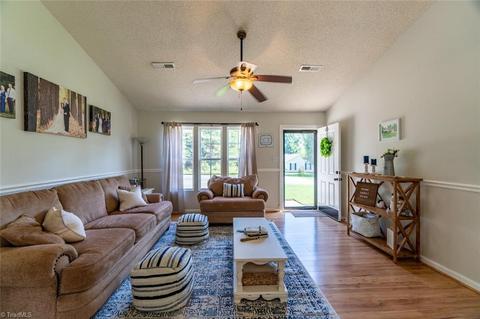 3902 Cole Ave, High Point, NC 27265 photo 13