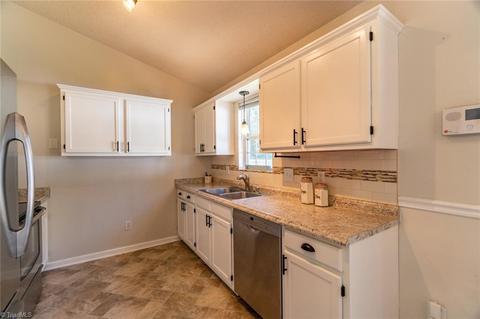 3902 Cole Ave, High Point, NC 27265 photo 8