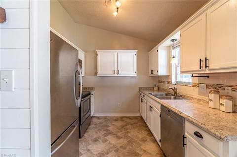 3902 Cole Ave, High Point, NC 27265 photo 6
