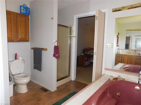 6624 Cedarberry Rd, Trinity, NC 27370 photo 9