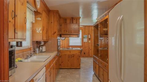 213 Pulliam St, King, NC 27021 photo 5