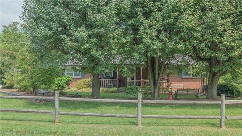 213 Pulliam St, King, NC 27021 photo 1