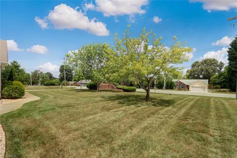 2468 Willard Rd, High Point, NC 27265 photo 2