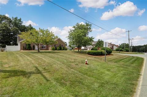 2468 Willard Rd, High Point, NC 27265 photo 3