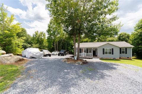 4723 Beau Ct, Trinity, NC 27370 photo 3