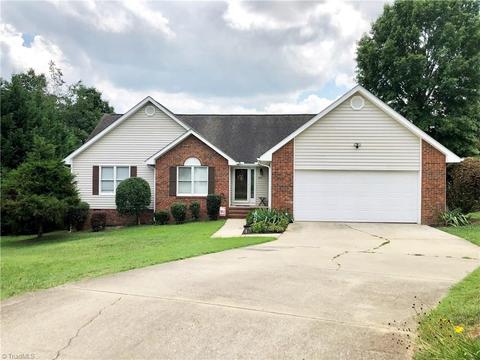 2620 Northfork Ter, High Point, NC 27265 photo 1