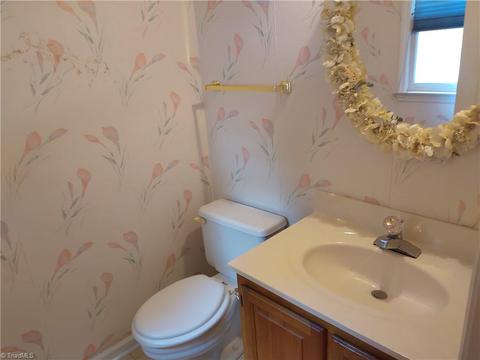 1714 Ternberry Rd, High Point, NC 27262 photo 8