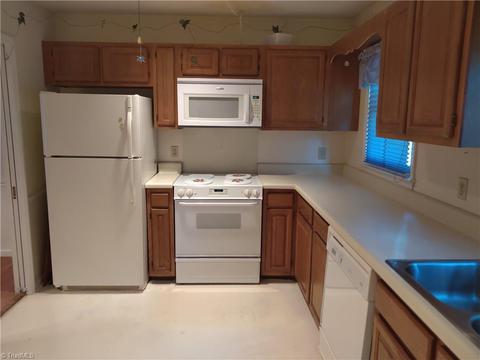 1714 Ternberry Rd, High Point, NC 27262 photo 9