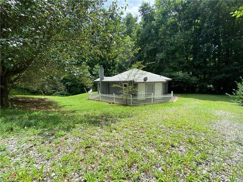 142 Trinity Dr, King, NC 27021 photo 4
