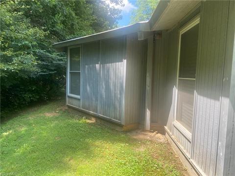142 Trinity Dr, King, NC 27021 photo 3