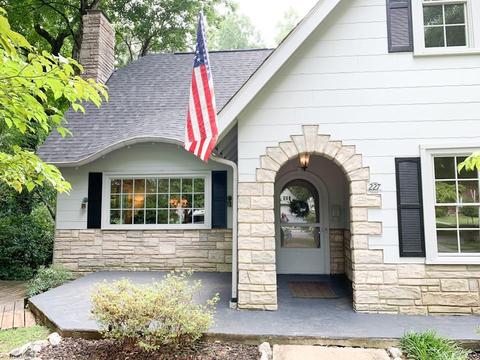 227 Edgedale Dr, High Point, NC 27262 photo 2