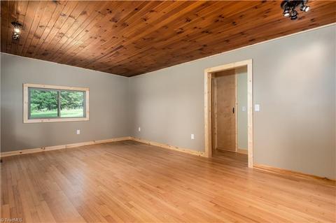 1139 Purlear Rd, Purlear, NC 28665 photo 16