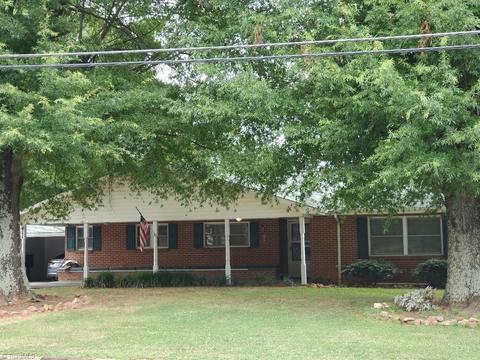 411 S Main St, Dobson, NC 27017 photo 1