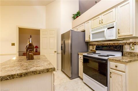 3964 Cobblestone Bend Dr, High Point, NC 27265 photo 4