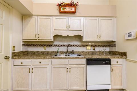 3964 Cobblestone Bend Dr, High Point, NC 27265 photo 5