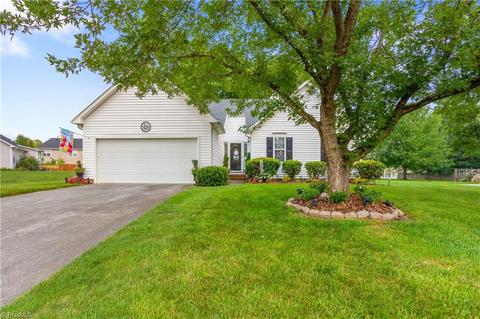 3328 Sumter Dr, High Point, NC 27265 photo 1