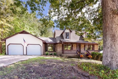 4901 Whisper Oak Dr, Trinity, NC 27370 photo 1