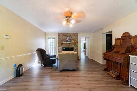4901 Whisper Oak Dr, Trinity, NC 27370 photo 4