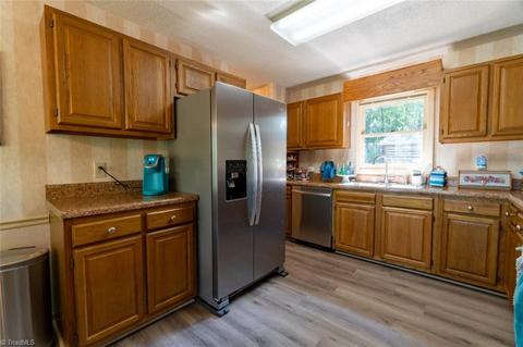 4901 Whisper Oak Dr, Trinity, NC 27370 photo 9