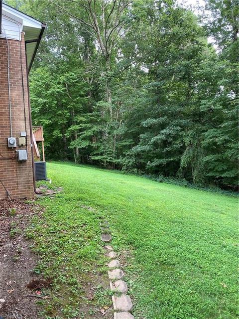 189 Locklear St, Mount Airy, NC 27030 photo 6