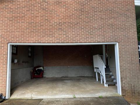 189 Locklear St, Mount Airy, NC 27030 photo 4