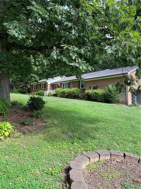 189 Locklear St, Mount Airy, NC 27030 photo 2