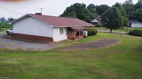 768 Cody Trl, Dobson, NC 27017 photo 3