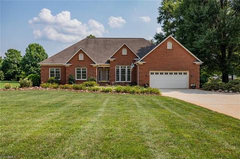 7175 Bridlewood Dr, Trinity, NC 27370 photo 1