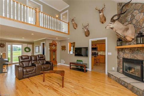 187 Circle Ridge Dr, Dobson, NC 27017 photo 9