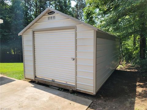 1050 Bowen Rd, Pinnacle, NC 27043 photo 21