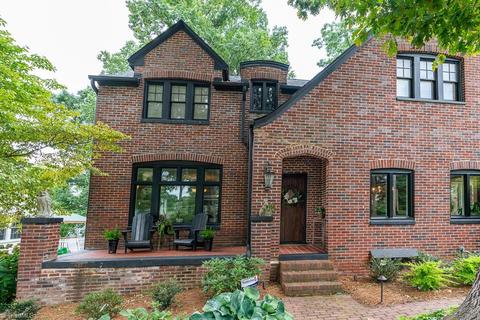 611 Colonial Dr, High Point, NC 27262 photo 2