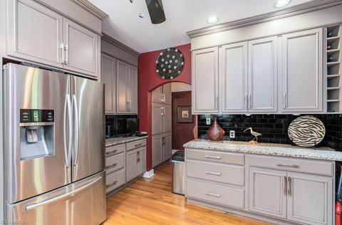 611 Colonial Dr, High Point, NC 27262 photo 17