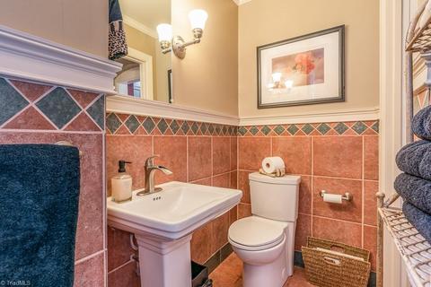 611 Colonial Dr, High Point, NC 27262 photo 22
