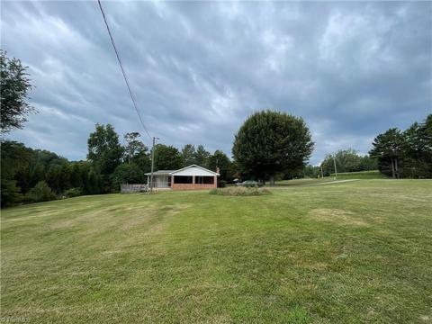 1332 Roy Tuttle Rd, Pinnacle, NC 27043 photo 7