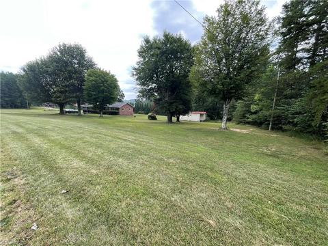 1332 Roy Tuttle Rd, Pinnacle, NC 27043 photo 12