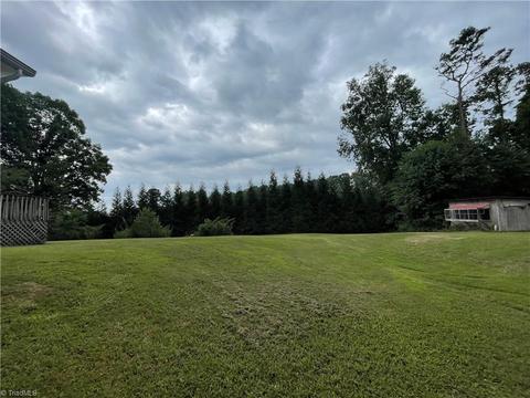 1332 Roy Tuttle Rd, Pinnacle, NC 27043 photo 14