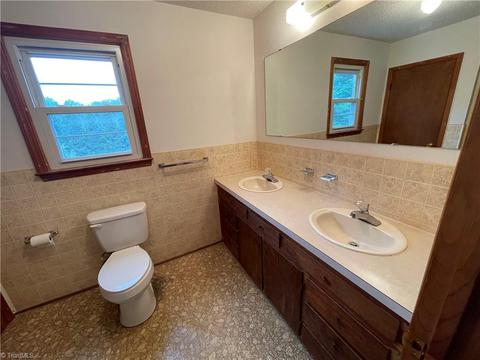 1332 Roy Tuttle Rd, Pinnacle, NC 27043 photo 28