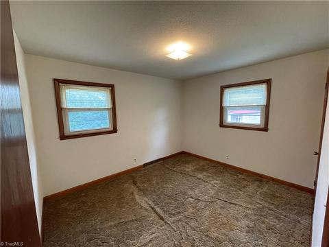 1332 Roy Tuttle Rd, Pinnacle, NC 27043 photo 33