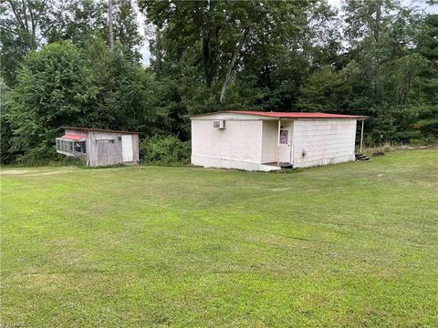 1332 Roy Tuttle Rd, Pinnacle, NC 27043 photo 38