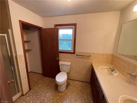 1332 Roy Tuttle Rd, Pinnacle, NC 27043 photo 27