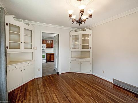 1502 Coventry Rd, High Point, NC 27262 photo 12