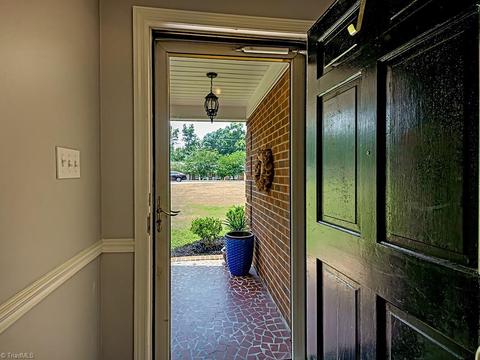 1502 Coventry Rd, High Point, NC 27262 photo 6