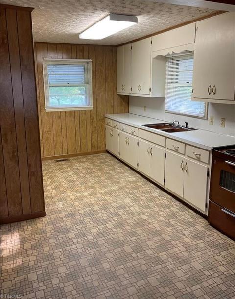 1715 Baker Rd, High Point, NC 27263 photo 7