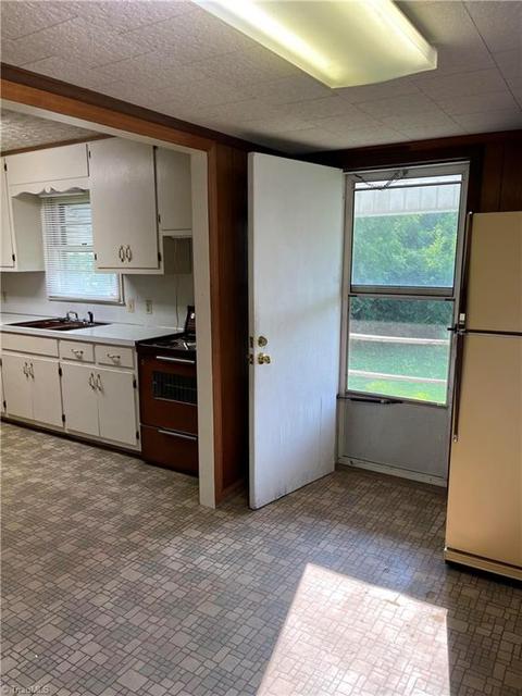 1715 Baker Rd, High Point, NC 27263 photo 11