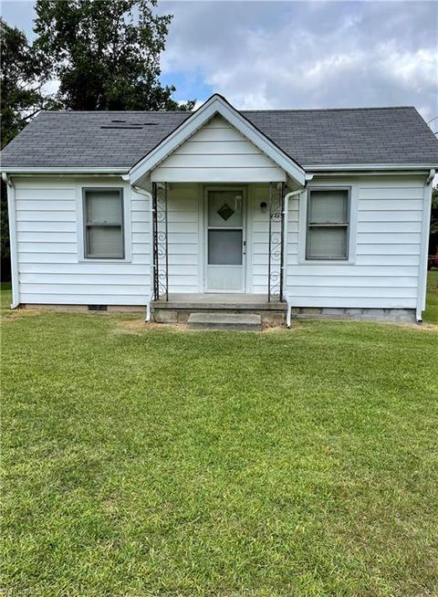 1715 Baker Rd, High Point, NC 27263 photo 2