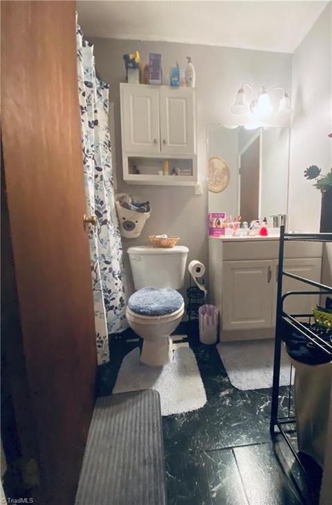 633 Paramount St, High Point, NC 27260 photo 16