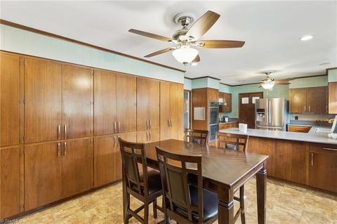 1502 Overbrook Ct, High Point, NC 27265 photo 9