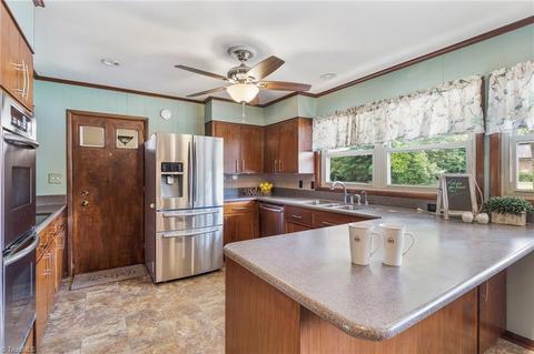 1502 Overbrook Ct, High Point, NC 27265 photo 11